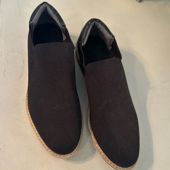 Black fabric slip ons with leather back.Bought at Off 5th .Wore once.Nice shoes - Picture 4 of 7